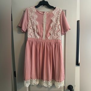Andree by Unit Mauve Pink Dress Lace Detail Lined Size Large Knee Length EUC
